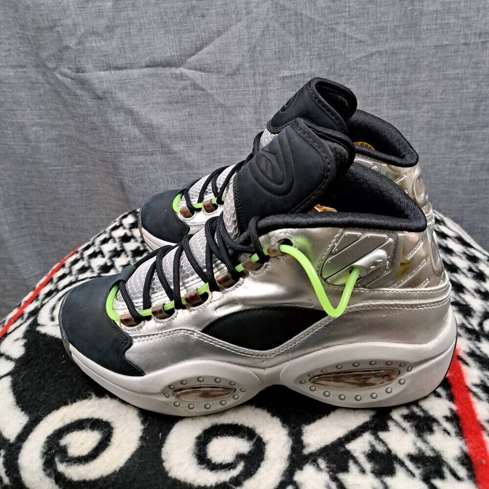 %Reebok Question Minions Mens Size 10 Gru's Lab Iverson Sneakers A 47